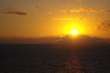Sonnenuntergang im Mittelmeer auf Kreuzfahrt