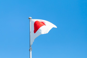青空と日本国旗 4