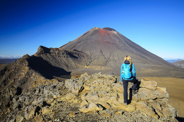 Fototapeta premium Woman at Tongariro Alpine Crossing