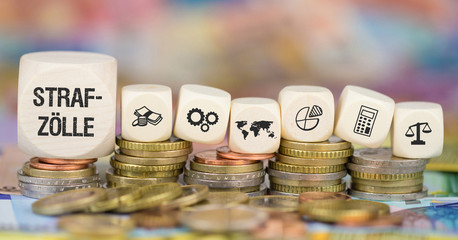 Strafzölle / Münzenstapel mit Symbole