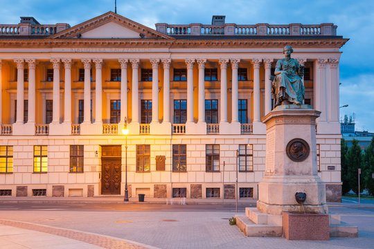 Biblioteka Raczyńskich, publiczna biblioteka miejska miasta Poznań