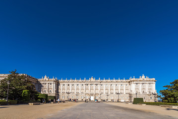 Obraz premium MADRID, SPAIN - SEPTEMBER 26, 2017: View of the Royal Palace building. Copy space for text.