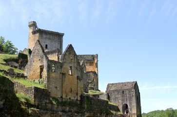 les ruines du château de commarque en dordogne, les Eyzies-de-Tayac-Sireuil