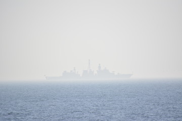 Geisterschiff - Marineschiff auf Reede