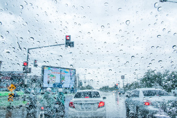 Traffic in the rainy season, traffic congestion