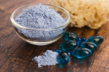 Blue clay mask with serum capsules