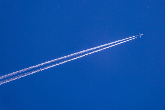 Airliner at the flight level