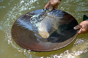 gold digging in thailand