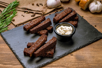 fried Garlic croutons