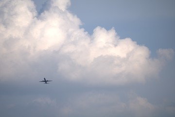 Fototapeta na wymiar aereoplano,jet,volo,aeromobile,cielo,nube