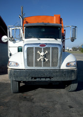 Obraz premium Macho death bad road rage semi truck, 2017.