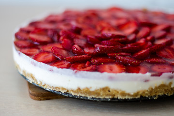 Strawberry cake without baking