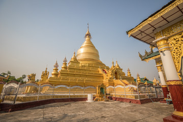 Fototapeta premium Kuthodaw temple in Mandalay Burma