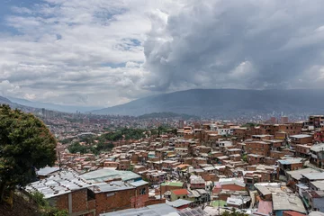 Gordijnen Comuna 13, Medellín, Colombie © Suzanne Plumette