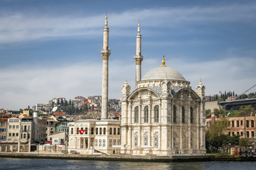 Fototapeta na wymiar Buyuk Mecidiye Mosque in Istanbul, Turkey