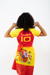 Portrait d'une jeune supportrice de l'équipe d'Espagne