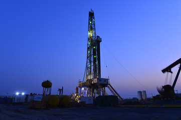 Oil drilling rig