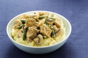 Creamy curry pork with green beans and button mushrooms 