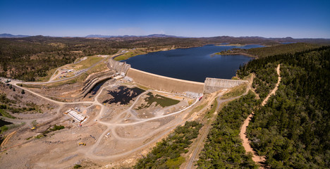 Paradise Dam, Queensland / Australia - October 2016 - Aerial Panorama of works being undertaken at Paradise Dam - obrazy, fototapety, plakaty