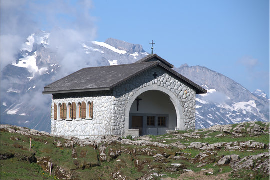 Kirche am Pragelpass