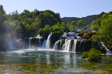 Fototapeta premium Widok na wodospad Skradinski Buk w Parku Narodowym Krka, Chorwacja