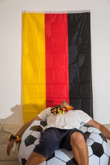 Fußballfan schläft nach Deutschlandspiel vor  Fernseher