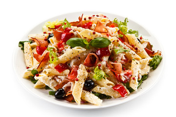 Pasta carbonara with vegetables