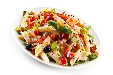 Pasta carbonara with vegetables