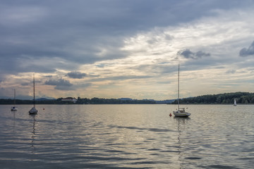 Aufziehendes Gewitter am Chiemsee 3 (Ruhe vor dem Sturm)