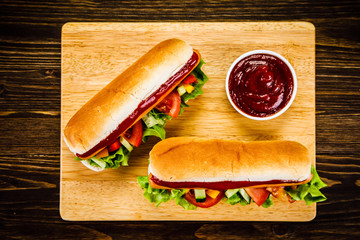 Hot dogs on cutting board
