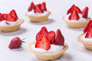 Tart with fresh strawberry