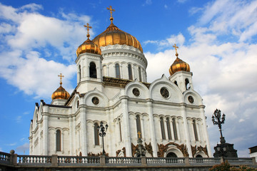 Fototapeta na wymiar The Cathedral of Christ the Savior in Moscow