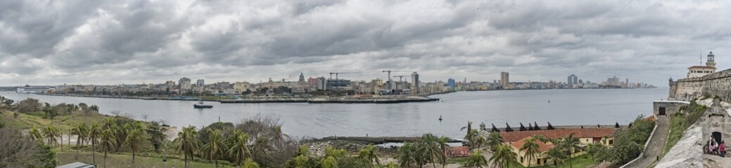 Fototapeta na wymiar La Havana seen from El Morro fortress