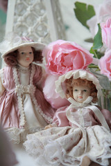 ビクトリアンな人形2体
