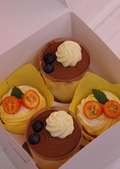 cupcakes and tiramisu