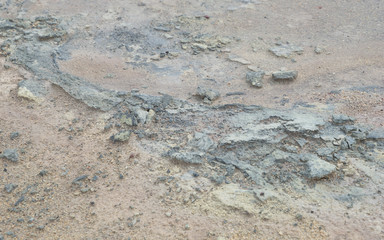 Landschaft mit Fumarolen im Geothermalgebiet Námaskarð – Hverir / Nord-Island