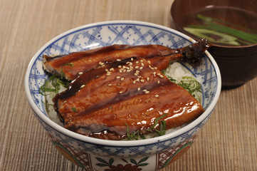 いわし蒲焼き丼