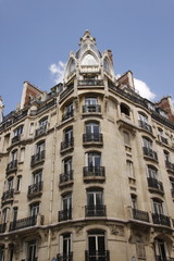Fototapeta na wymiar Immeuble du quartier de la plaine Monceau à Paris 