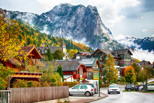 Beautiful houses in Brauhof village.  Charming morning on the lake Grundlsee Location: resort Grundlsee, Liezen District of Styria, Austria, Alps.