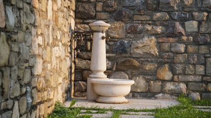 Brunnen.