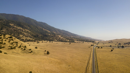 Obraz premium Landscape, land, mountains, drone, aerial, field, desert, mojave desert, tehachapi, arvin, caliente, california