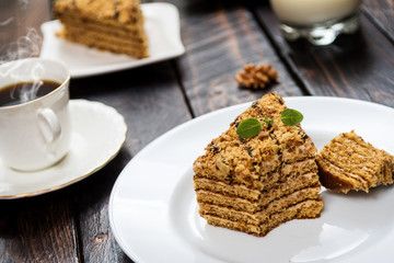 Dessert honey cake