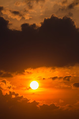 Obraz premium colorful dramatic sky with cloud at sunset.