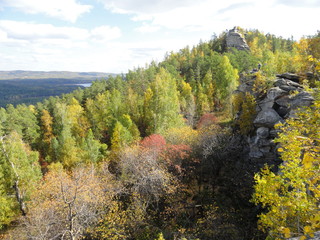 Fototapeta premium Landscape: early autumn in the mountains