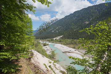 Wilde Flusslandschaft Obere Isar, Blick von oben