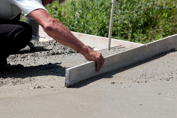 concreting the floor of a new house,leveling
