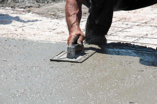 concreting the floor of a new house