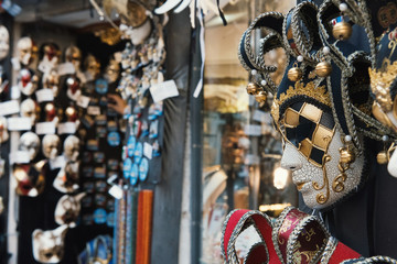 Fototapeta na wymiar Venetian masks in a shop in Venice