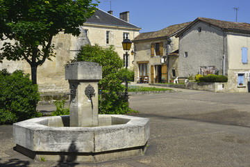 Place repos des pèlerins à Sorges et Ligueux en Périgord (24420), département de la Dordogne en région Nouvelle-Aquitaine, France	