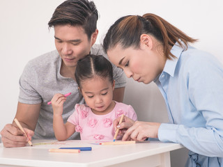 parent teach kid to draw